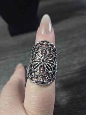 #168 paparazzi Silver Filigree Flower Ring with Red Center